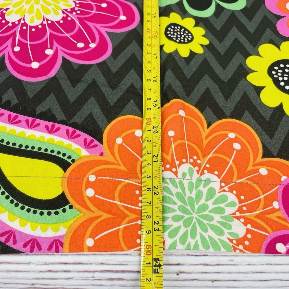 Set Of 2 Vera Bradley Pillow Shams Ziggy Zinnia Pattern 24"x29" Retired - Picture 6 of 9